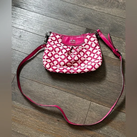 Coach Madison signature Op Art Pink crossbody purse - Picture 3 of 7